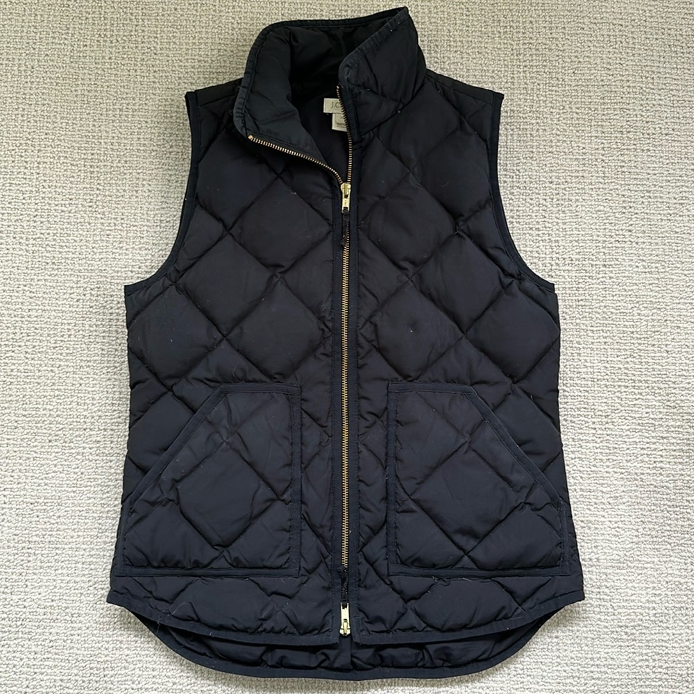 Women’s JCrew black puffer vest
